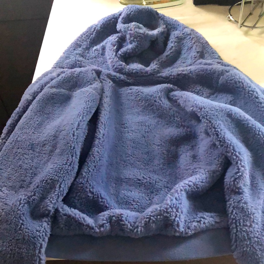 comfy, soft, puffy jacket. size: 14/16